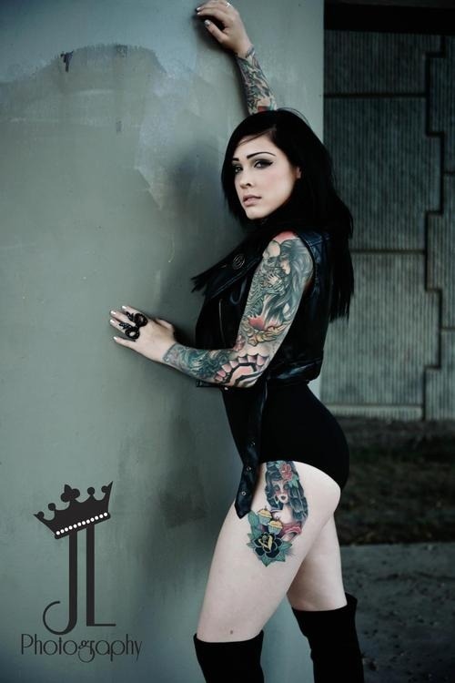 sexyinkgirls-mmm-so-nice:  sexyinkgirls-mmm-so-nice