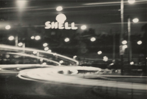 wildbutgentleman: casadabiqueira:  Stockholm (Shell sign at night)  Andreas Feininger, 1935    Wild but Gentleman    Instagram    