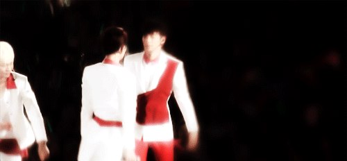 oncloud-onew:  Hug? 