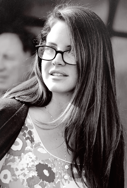 lana-del-grey:  out in Beverly Hills (22.01.15) 