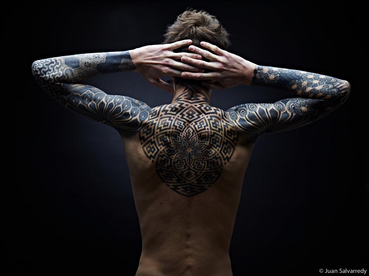 sofa-kills:  thestarlighthotel:  Dotwork sleeves, chest, and back | Nazareno Tubaro