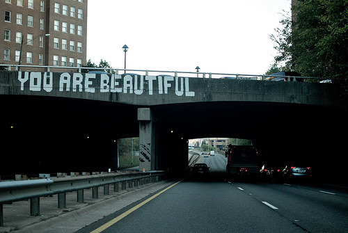 i-n-e-f-a-b-l-e: x Por si nadie te lo ha dicho hoy: eres hermosa