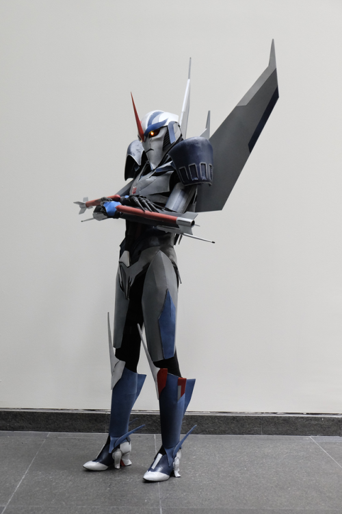 saintgale: Here are some photos from Otakon of my Starscream cosplay!  Again, thank you to everyone for the wonderful comments and feedback on this! It was a really great experience and a lot of fun, and I very much appreciate the support.  ♥    