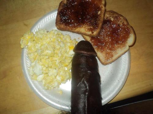 shinningrainbow:  Eggs and sausage! He could stuff my muffin HHDC 