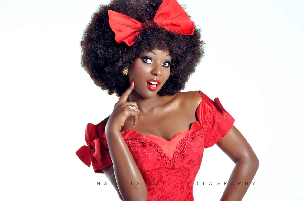 pussandboooobs:  in-she-we-trust:  Beautiful Latina, Amara La Negra.  Yes lawd