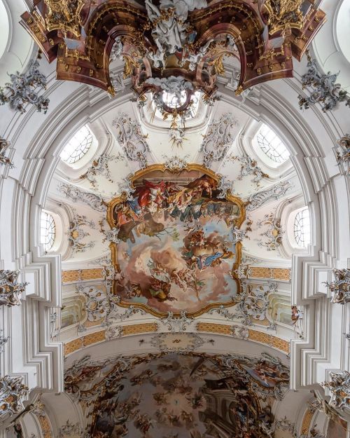 legendary-scholar:  innamorat4:  Frank       Basilica, Ottobeuren, Germany.