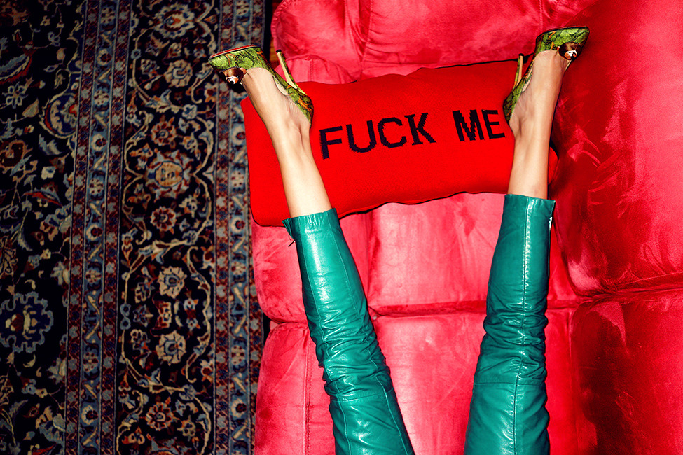 Undress me, vulgarize me a bit.