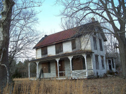 previouslylovedplaces:Abandoned House by BACKYard Woods Explorer on Flickr.