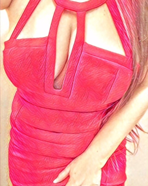 pinayprincessbeauty:  curiouswinekitten2:  Have a wonderful CS beautiful @curiouswinekitten2 🌺 This is one of my favorite theme days to submit pics to and all the ladies are so lovely. Lots of love and hugs. ~ Sassy 💁 https://sassysexymilf.tumblr.com