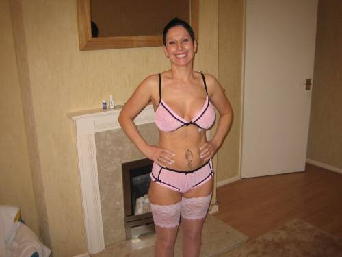maturephotos:  http://maturephotos.tumblr.com/  Wish I had her number! ;) MWAH!!! XOXOX!!!