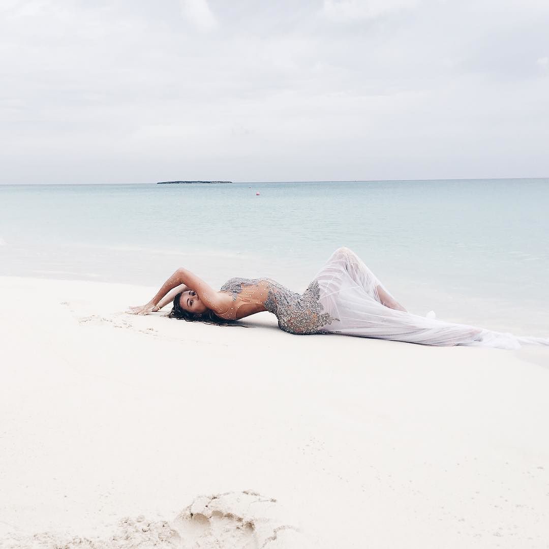 Mermaid vibes at my shoot today in Bahamas with @byjamiebruce - Wearing @myraphelita