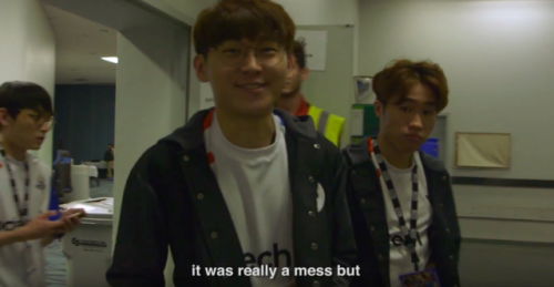 birdscal:these two assholes are having the time of their lives but tobi is forever traumatized by ha