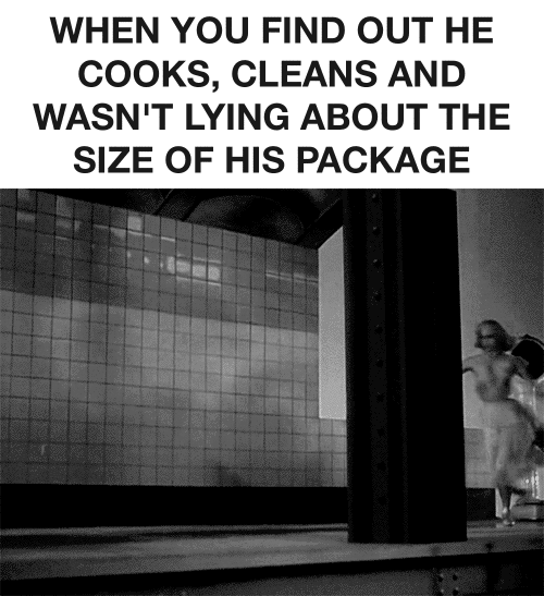 clairecool:  damanse:  googleme420:    Xx  Cooks and cleans! 🤔😆 xx