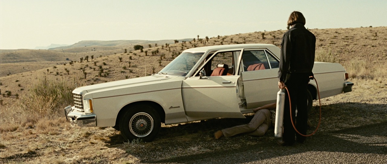 raysofcinema:  NO COUNTRY FOR OLD MEN (2007)Directed by Joel and Ethan CoenCinematography