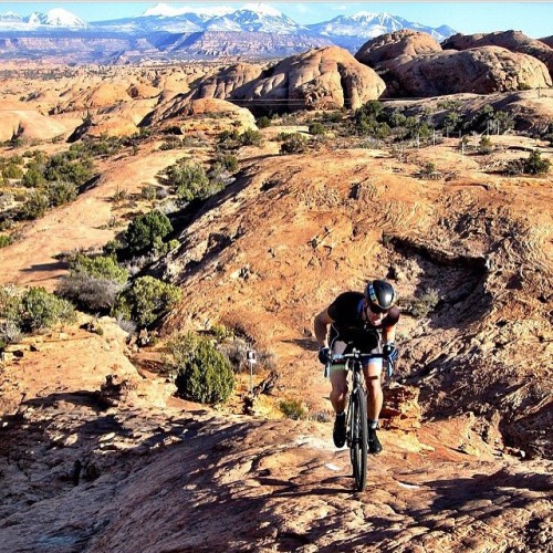 castellicycling: Awesome! @velo_steef in Moab, Utah!