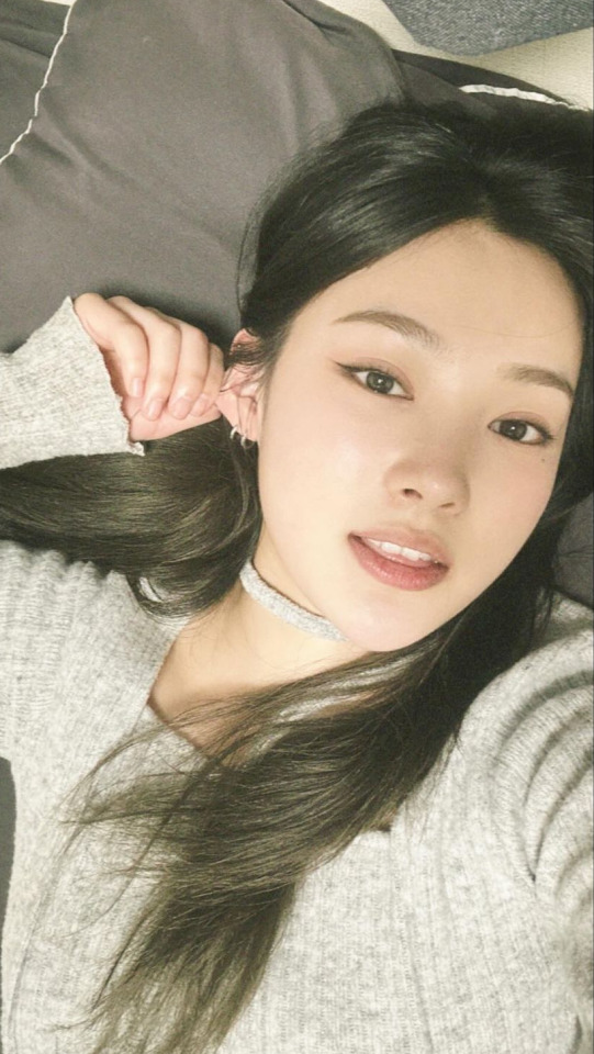 Oh These Are Giving..selfies That Juju Would Send Chan When Shes At His Place Waiting For Him..along