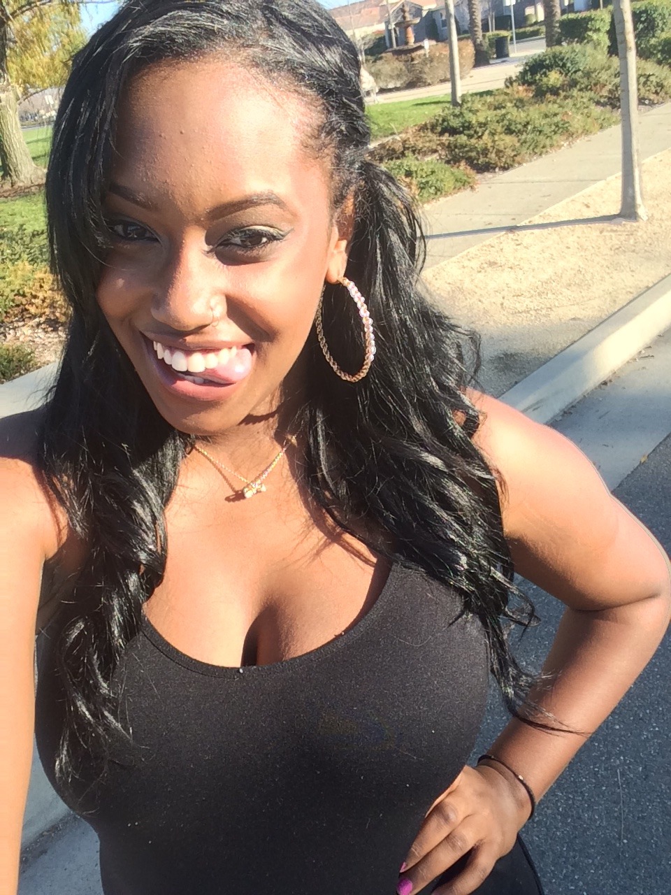 jamaicanamazon:  kendalskaleidoscope:  Tagged by naturallylivi 💕  6 selfies  I