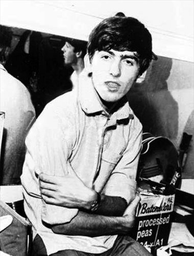 the-cosmic-empire: George and Paul backstage at the Floral Hall, Southport, on the 15th October, 196