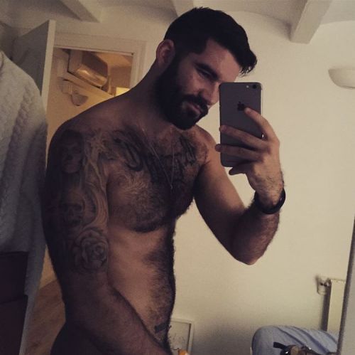sweatyhairylickable:  http://sweatyhairylickable.tumblr.com for more hairy sweaty dudes! 