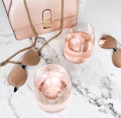 crystlizing: crystlizing // queens network Have courage, and be kind. xx