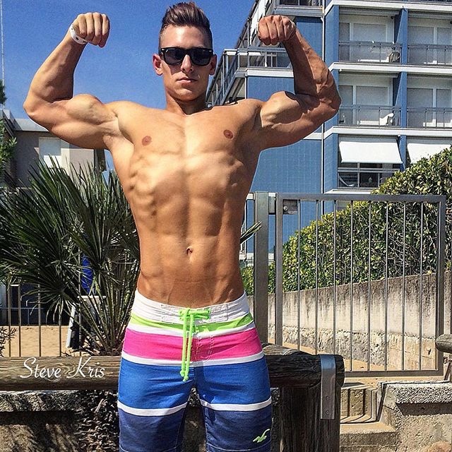 hotsexymenxxx:  Steve Kris 