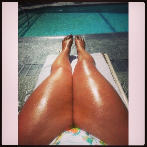 elkestallion:  Much needed pool time… hips & thighs…oh my…so thick, dont fit in da frame… #thick #summerTime #pool #bombshell #blessed (at Elke’s Pool) 