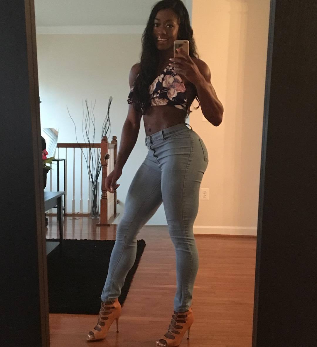 jeansndresses:  @iamnayfit