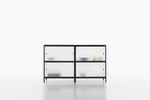 takeovertime: Mist | Julien RenaultA minimalist collection of modular shelving created by Brussels-b