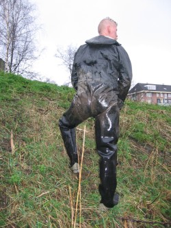 pisswaders:  bullseye xhigh waders 