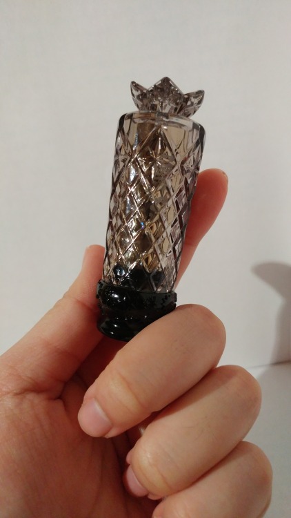 Anna Sui lip stick V 302 Good: pretty packaging, pretty star shaped bullet Bad: strong rose scent, d