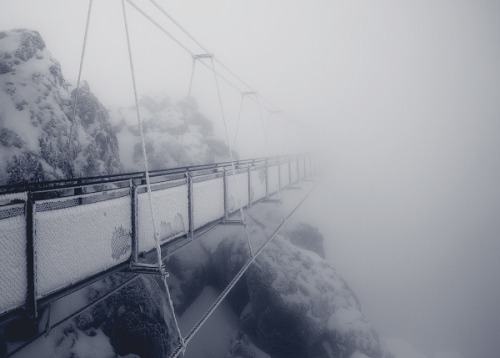 devidsketchbook:  INTO NOTHINGNESS Austria, Vienna-based Photographer Paul Bauer (tumblr) - “A series of pictures, taken on top of the “Dachstein-Glacier”, one of the highest spots in Austria”.