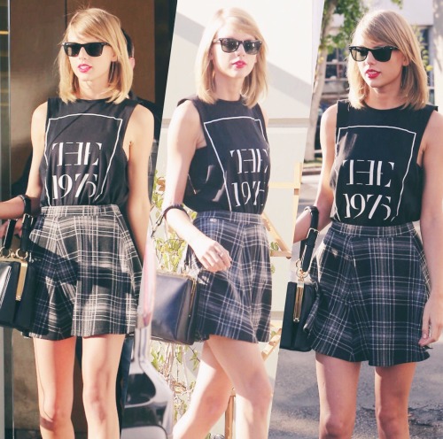 officialtaylornation:Taylor Swift leaving a studio in LA (11/22)