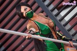 sharemycosplay:  #MortalKombat’s Jade by #cosplayer @giorgiacosplay. #cosplay #videogames https://www.facebook.com/giorgiacosplay pic by Demis Albertacci Interviews, features and more. Visit http://www.sharemycosplay.com Sharing the cosplay for you!