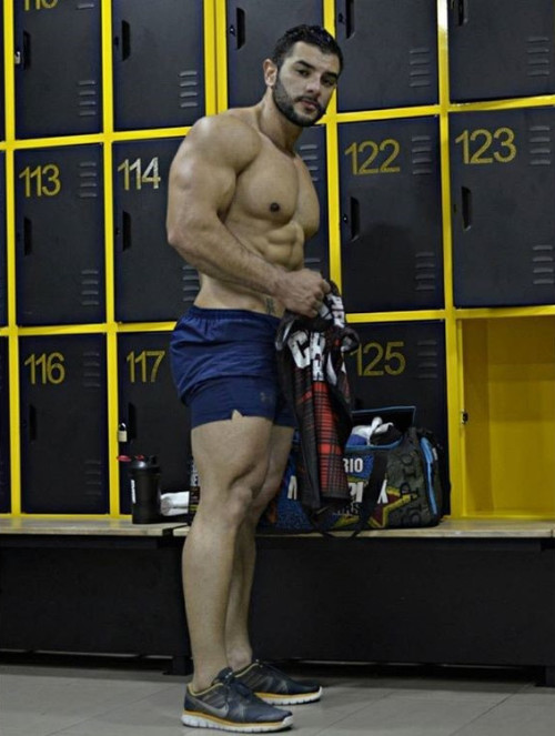 dudesandglutes:Mario Betancur