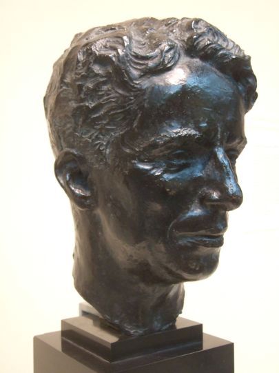 chaplinart:  La sculpture de Charlie par Jo Davidson réalisée en 1925. Sculpture