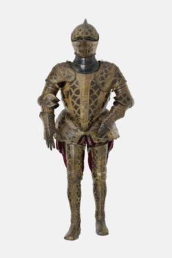 peashooter85:    Armour garniture of Sir Christopher Hatton for the field, tourney, tilt and barriers 1585.from The Royal Collection Trust