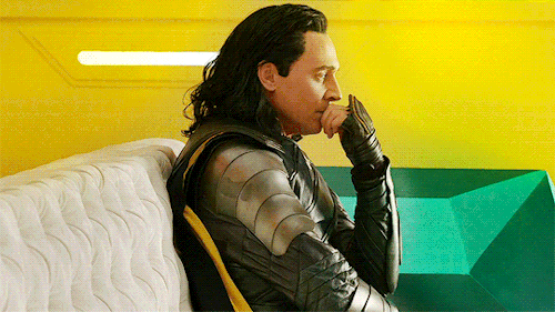 hiddleston-daily:Loki in Thor Ragnarok: Pride Colors Edition