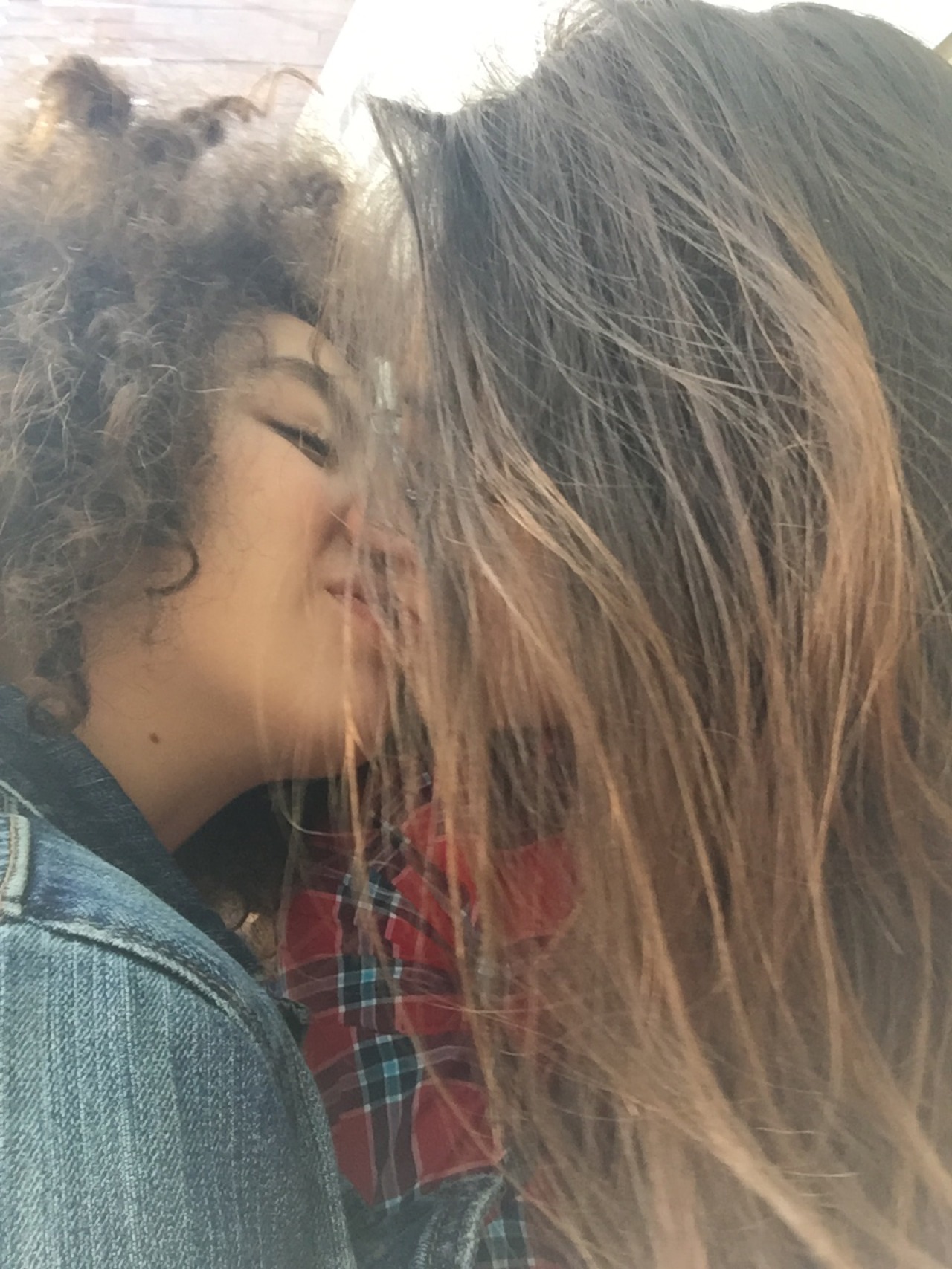 lesbiann-cutiess:  👭