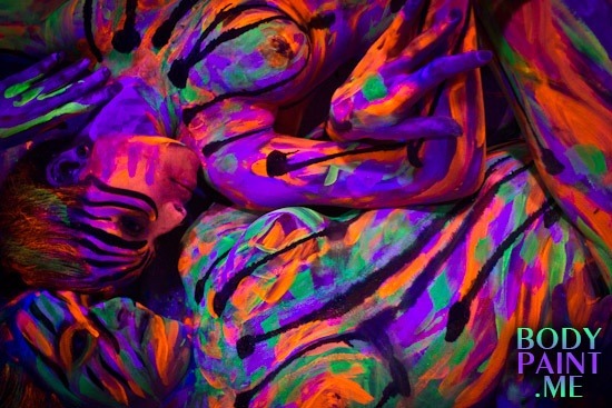 havnadubee:  http://bodypaint.me/2013/02/17/far-out/