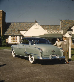 acid-bubble-gum:  grayflannelsuit:  Great slide image of the 1951 Oldsmobile Super 88 Holiday Coupe.  ✰✰✰