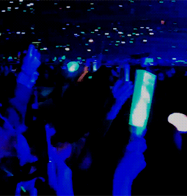 yourghostcat:180324 - music bank in chile :: taemin singing despacito