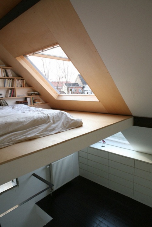 designed-for-life:justthedesign:Bedroom At The Mini-Maison by Vanden Eeckhoudt-Creyf Architectesom