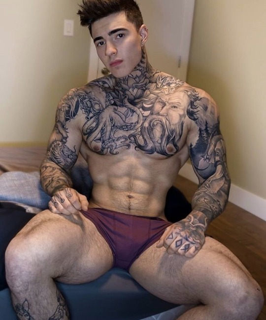 mermanshoard: boyscoutonline:  Tats and muscle  