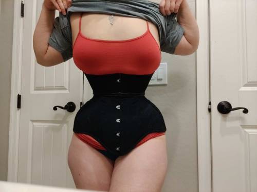 XXX bustiers-and-corsets:  Day 3 of seasoning photo