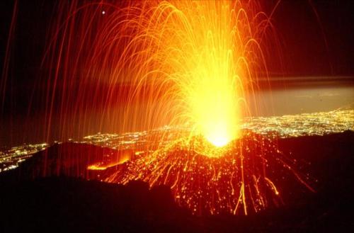 peterfromtexas:  Italy’s Mount Etna, Europe’s tallest and most active volcano, spews lava as it erupts on the southern island of Sicily, on Nov. 17 