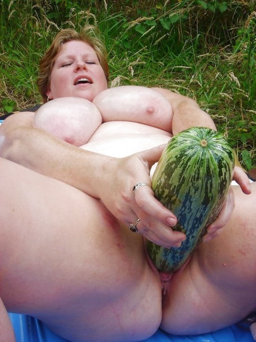 bayernpaarreif:  garyplv:  cafenastycore:  menu: fat veggie fuck  √  Geil 