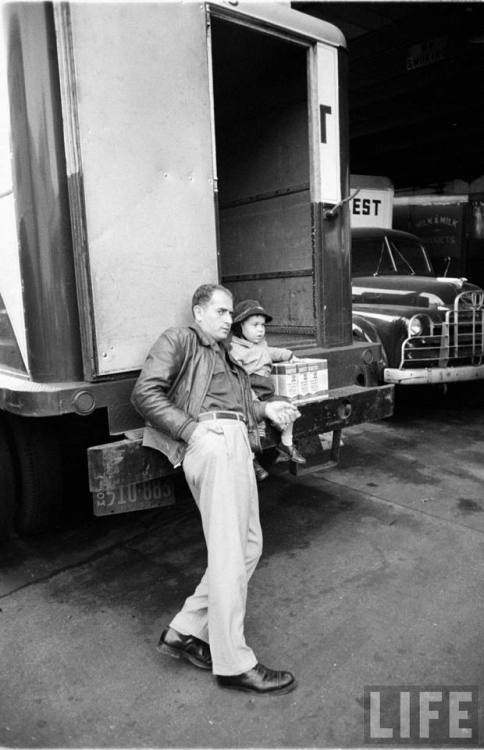 Milk strike in Brooklyn(Lisa Larsen. 1953)