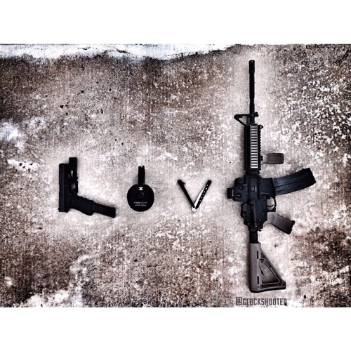 gunfanatics:  Photo By @GlockShooter I’m a lover and a fighter. #igmilitia #igmilitiaca #2a #dtom #gunfanatics 