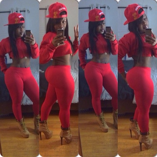 phillyyo0069:  booty-boobs-booches:  @dbcurves  Wonderful