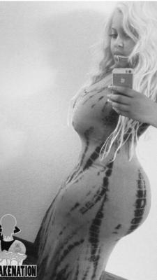 sepia2sage:  …Lol, Mama Body is PLUMP Magnificence%…s2s*